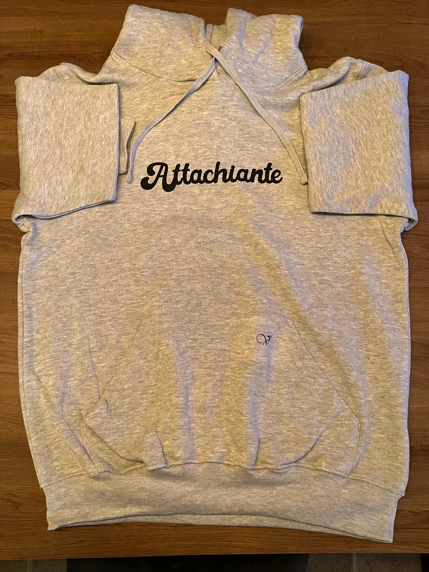 Attachiante hoodies/crewneck